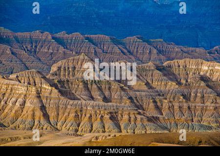 Erodierte Schlammlandschaft im Königreich Guge, Westtibet, Asien Stockfoto