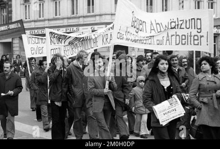 Auch der Protest gegen die Folgen der Arbeitslosigkeit durch eine türkische Demonstration am 06.12.1975 in Gelsenkirchen richtete sich gegen die Auswirkungen Stockfoto