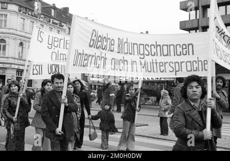 Auch der Protest gegen die Folgen der Arbeitslosigkeit durch eine türkische Demonstration am 06.12.1975 in Gelsenkirchen richtete sich gegen die Auswirkungen Stockfoto