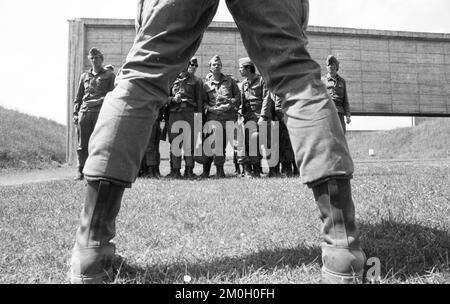 Der Alltag der Rekruten der Bundeswehr in einer Kaserne am 26.05.1976 in Hemer, Deutschland, Europa Stockfoto