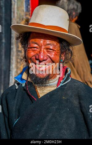 Freundlicher Pilger im Tashilhunpo-Kloster, Shigatse, Tibet, Asien Stockfoto