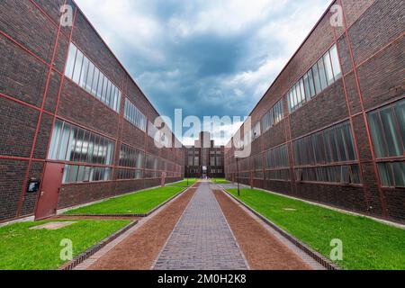 Verwaltungsgebäude im UNESCO-Weltkulturerbe Zollverein Coal Mine Industrial Complex, Essen, Deutschland, Europa Stockfoto