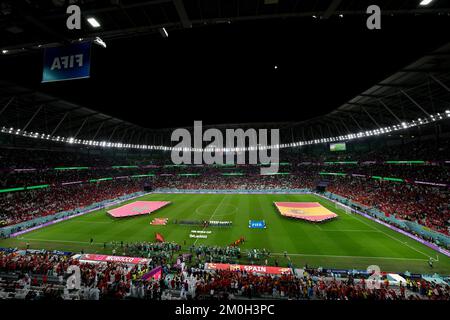 Ein Blick auf die Teams, die vor dem sechzehnten FIFA-Weltmeisterschaftsspiel im Education City Stadium in Al-Rayyan, Katar, anstehen. Foto: Dienstag, 6. Dezember 2022. Stockfoto