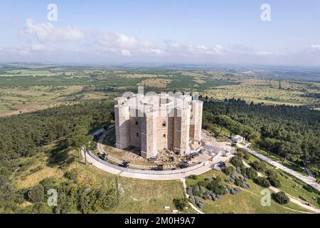 Italien, Apulien, Andria, Castel del Monte, das Schloss, das von der UNESCO zum Weltkulturerbe erklärt wurde (aus der Vogelperspektive) Stockfoto