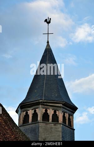 Frankreich, Yonne, Moutiers en Puisaye, St. Pierre Kirche, Glockenturm Stockfoto