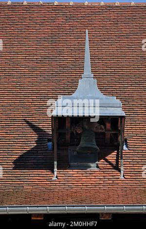 Frankreich, Doubs, Saint Hippolyte, ehemaliges Ursulin-Kloster, 1700 erbaut, Dach, Uhr Stockfoto