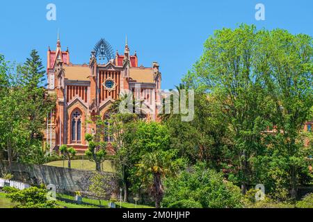 Spanien, Provinz Kantabrien, Comillas, Bühne auf dem Camino del Norte, spanische Wallfahrtsroute nach Santiago de Compostela, Pontifical University of Comillas (Universidad Pontificia Comillas), katholische Universität, die 1890 von den Jesuiten gegründet wurde Stockfoto