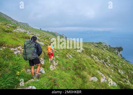 Spanien, Provinz Kantabrien, Ori?on, Wanderung auf einer Variante der spanischen Pilgerroute Camino del Norte nach Santiago de Compostela Stockfoto
