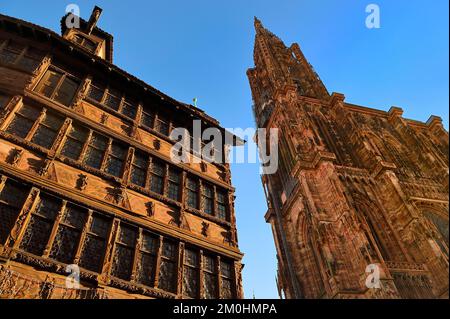 Frankreich, Bas Rhin, Strasbourg, Altstadt, die von der UNESCO zum Weltkulturerbe erklärt wurde, das Maison Kammerzell und die Kathedrale Notre Dame Stockfoto