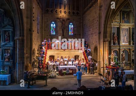 Spanien, Provinz Gipuzkoa, Getaria, Bühne auf dem Camino del Norte, spanische Wallfahrtsroute nach Santiago de Compostela, ein UNESCO-Weltkulturerbe, Kirche San Salvador Stockfoto