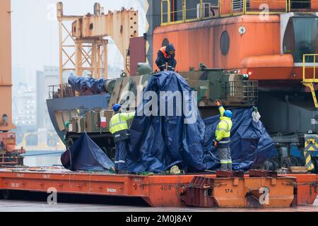 Gdynia, Polen. 6.. Dezember 2022 Ankunft der ersten Südkoreas K9 Thunder-Revolverhelden für die polnischen Streitkräfte © Wojciech Strozyk / Alamy Live News Stockfoto