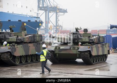 Gdynia, Polen. 6.. Dezember 2022 Ankunft der ersten K2 Panzer Südkoreas für die polnischen Streitkräfte © Wojciech Strozyk / Alamy Live News Stockfoto