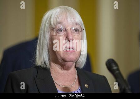 Washington, Usa. 06.. Dezember 2022. Sen. Patty Murray, D-WA, spricht während einer Pressekonferenz nach wöchentlichen Caucus-Mittagessen in den USA Capitol in Washington, DC, am Dienstag, den 6. Dezember 2022. Foto: Bonnie Cash/UPI Credit: UPI/Alamy Live News Stockfoto