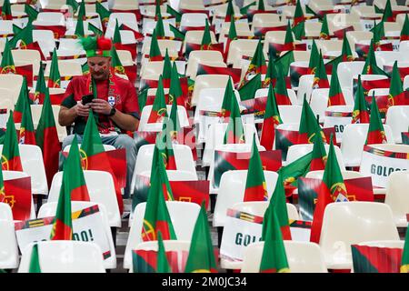 Lusail, Doha, Katar, Katar. 6.. Dezember 2022. DOHA, KATAR - 6. DEZEMBER: Unterstützer Portugals Genießen Sie das Pre-Game vor der FIFA-Weltmeisterschaft Katar 2022. Runde 16 zwischen Portugal und der Schweiz am 6. Dezember 2022 in Lusail, Katar. (Kreditbild: © Florencia Tan Jun/PX Imagens via ZUMA Press Wire) Stockfoto