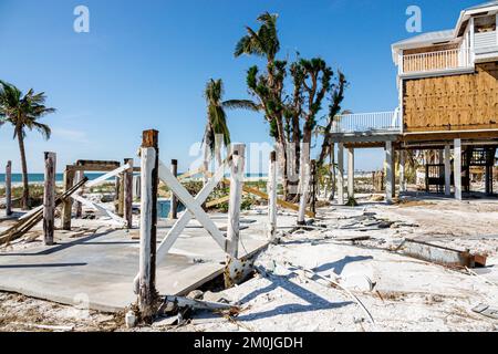 Fort Ft. Myers Beach Florida, Golf von Mexiko Estero Island Estero Boulevard, Haus Häuser Häuser Häuser Eigentum Hurrikan Ian Schaden Zerstörung beschädigt d Stockfoto