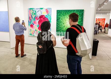 Miami Florida, Art Basel Art Miami Context Show Veranstaltung in Innenausstellungen Ausstellungen Ausstellungen Verkauf Kauf Sammler Sammler Sammler Sammler Sammler Sammler Sammler Sammler Sammlerstücke Stockfoto