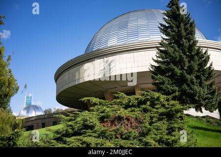 Schlesisches Planetarium, Schlesisches Planetarium und astronomisches Observatorium. Gelegen im Schlesischen Central Park, zwischen Kattowitz und Chorzów Stockfoto