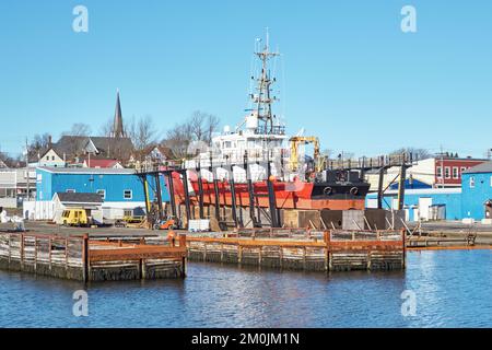 Kanadische Küstenwache Corporal Teather CV in Trockendock in einer Werft in Nord-Sydney Nova Scotia für Reparaturen. Das Hero-Class-Schiff-os, das von verwendet wird Stockfoto