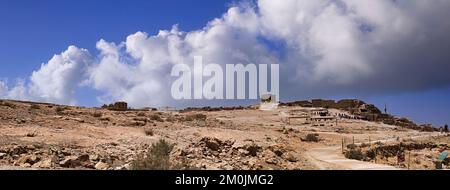 Masada ist eine Festung in Israel, die die Ruinen der letzten Festung des Königreichs Israel umgibt, bevor sie von den Römern vollständig zerstört wurde. Stockfoto