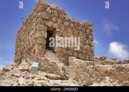 Masada ist eine Festung in Israel, die die Ruinen der letzten Festung des Königreichs Israel umgibt, bevor sie von den Römern vollständig zerstört wurde. Stockfoto