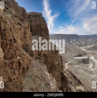 Masada ist eine Festung in Israel, die die Ruinen der letzten Festung des Königreichs Israel umgibt, bevor sie von den Römern vollständig zerstört wurde. Stockfoto