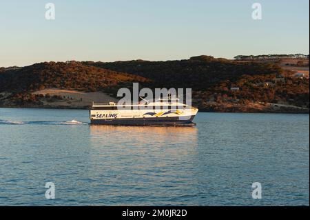 Die Sea Link Fähre in Penneshaw, Kangaroo Island, an einem späten Nachmittag. Stockfoto