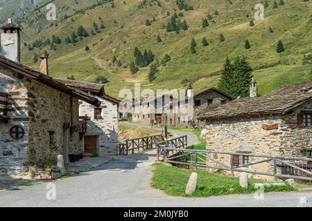 Dorf und Häuser, ponte di legno, italien Stockfoto