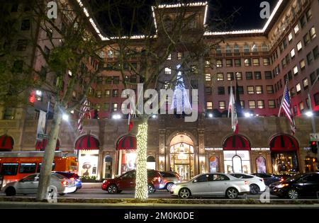 Beverly Hills, Kalifornien, USA 5.. Dezember 2022 Weihnachtsdekorationen im Beverly Wilshire Hotel am 5. Dezember 2022 in Beverly Hills, Kalifornien, USA. Foto: Barry King/Alamy Stock Photo Stockfoto