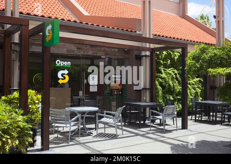 ORANJESTAD, ARUBA - 17. JULI 2022: Subway Fast Food Restaurant in Renaissance Marketplace Mall im Stadtzentrum von Oranjestad auf Aruba Stockfoto