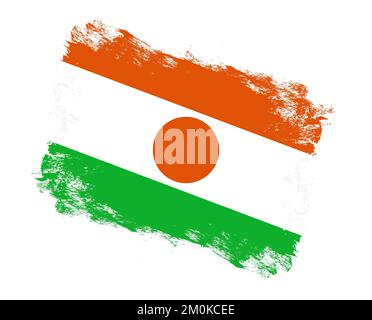 Streichen Sie mit dem Pinsel bemalte Flagge von niger auf weißem Hintergrund Stockfoto