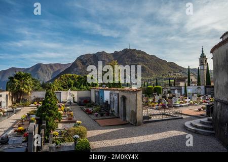 Friedhof Saint Abundius, Friedhof Montagnola, ein Schweizer Dorf in der Gemeinde Collina d'Oro, Kanton Tessin, Schweiz Stockfoto