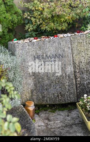 Grab von Hermann Hessen, Friedhof von St. Abundius, in Montagnola, Schweizer Dorf in der Gemeinde Collina d'Oro, Kanton Tessin, Schweiz Stockfoto