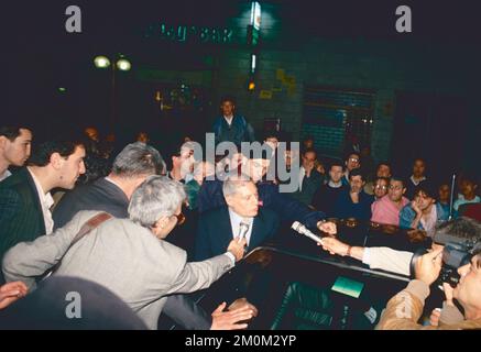 Italienischer Polizeichef Vincenzo Parisi am Ort des Mafia-Terroranschlags in der Via Ruggero Fauro, Rom, Italien 1992 Stockfoto