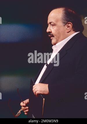 Italienischer Journalist Maurizio Costanzo bei der Fernsehsendung Maurizio Costanzo Show, Rom, Italien 1993 Stockfoto