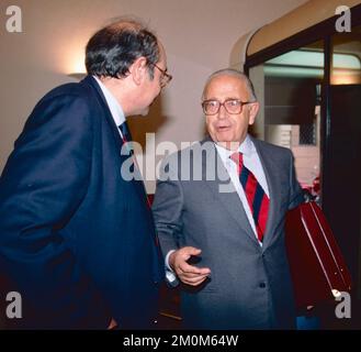 Italienische Journalisten Giorgio Santerini (links) und Giovanni Giovannini, Rom, Italien 1994 Stockfoto