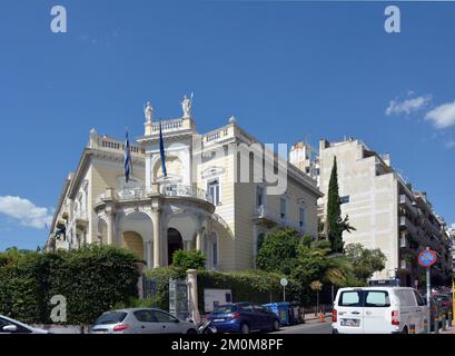 Das neoklassizistische Stathatos Mansion, erbaut 1895, beherbergt jetzt das Museum für kykladische Kunst in Athen, Griechenland. Stockfoto