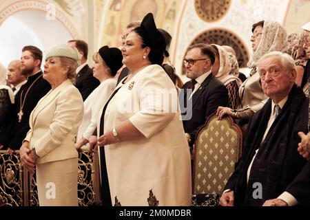 Moskau, Russland, 06/12/2022, HIH-Großherzogin Maria von Russland, Leiterin der kaiserlichen Familie Russlands, Frau Roberto Bettarini (Mutter von Prinzessin Victoria Romanovna) und Prinz Franz Whilhelm von Preußen Georgievitch Romanow, gefeiert von Metropolitan Dionysus in der Kathedrale von Christus dem Erlöser, am 06. Dezember 2022 in Moskau, Russland. Das Sakrament der Taufe in der christlich-orthodoxen Tradition findet 40 Tage nach der Geburt des Kindes statt. Der 6.. Dezember ist der Tag des Heiligen Alexander Nevsky, einer wichtigen Figur im orthodoxen Glauben und in der russischen Geschichte. Die HSH wird im Krankenhaus ZKB mit 10:32 A geboren Stockfoto