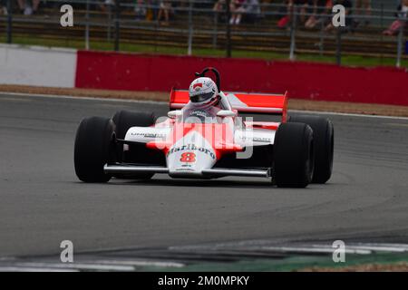 Mark Higson, McLaren MP4/1B, Frank Williams Memorial Trophy für Masters Racing Legends, zwei zwanzig-Minuten-Rennen am Wochenende in den 70er und 80er Jahren Stockfoto