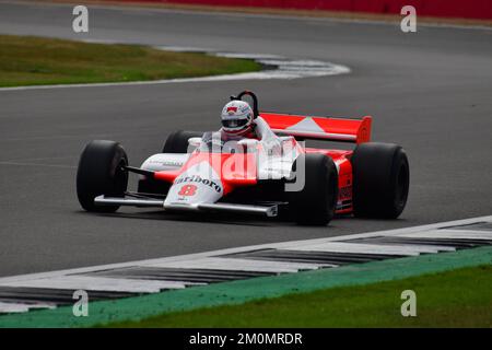 Mark Higson, McLaren MP4/1B, Frank Williams Memorial Trophy für Masters Racing Legends, zwei zwanzig-Minuten-Rennen am Wochenende in den 70er und 80er Jahren Stockfoto