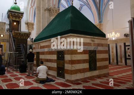 Hebron, Palästina, 21. April 2022: Schrein bekannt als Grab von Rebecca in der Abraham-Moschee in Hebron Stockfoto