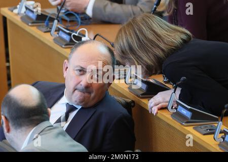 Willy Borsus, Vizepräsident der Wallonischen Föderation, wurde auf einer Plenartagung des Wallonischen Parlaments am Dienstag, den 06. Dezember 2022 in Namur vorgestellt. BELGA FOTO BRUNO FAHY Stockfoto