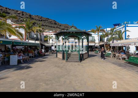 Malerischer Dorfplatz in Puerto de Mogan, Gran Canaria, Spanien Stockfoto