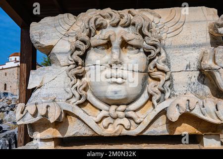 Medusa Head bei antiken Ruinen von Didyma in der Türkei Stockfoto