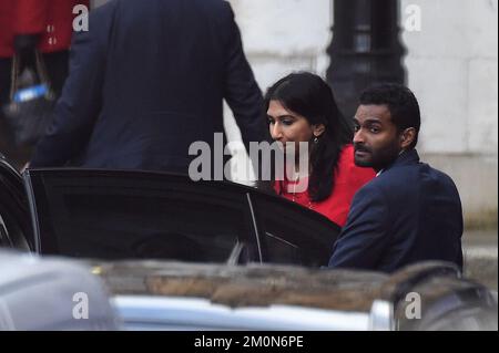 London, Großbritannien. 07.. Dezember 2022. London UK 7.. Dezember 22. Innenministerin Suella Braverman verlässt Westminster. Kredit: MARTIN DALTON/Alamy Live News Stockfoto