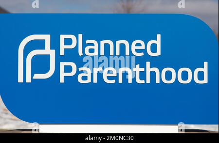 ST. PAUL, MN, USA - 1. JANUAR 2017: Exterieur und Markenlogo der geplanten Parenthood Clinic. Stockfoto