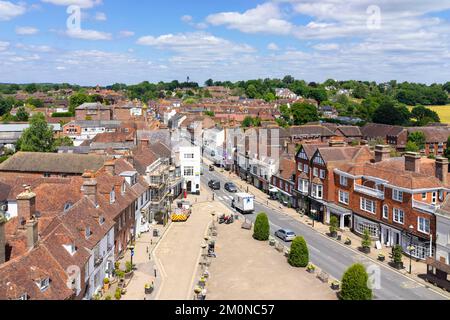 Battle East Sussex Blick auf die Cafés und Geschäfte in der Battle High Street in der alten Stadt Battle East Sussex England GB Europe Stockfoto