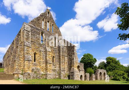 Battle East Sussex Ruinen von Battle Abbey Mönchen Schlafsäle und Latrinenblöcke in Battle Abbey East Sussex England GB Europa Stockfoto