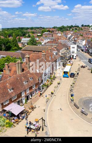 Battle East Sussex Blick auf die Cafés und Geschäfte in der Battle High Street in der alten Stadt Battle East Sussex England GB Europe Stockfoto