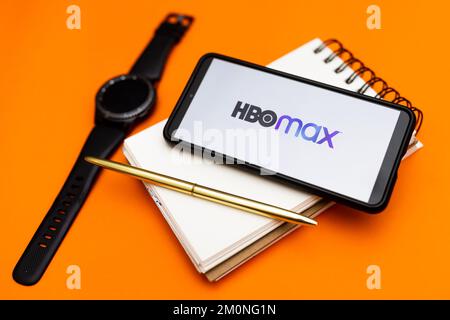 Polen. 7.. Dezember 2022. In dieser Abbildung wird ein HBO max Logo auf einem Smartphone angezeigt. (Kreditbild: © Mateusz Slodkowski/SOPA Images via ZUMA Press Wire) Stockfoto