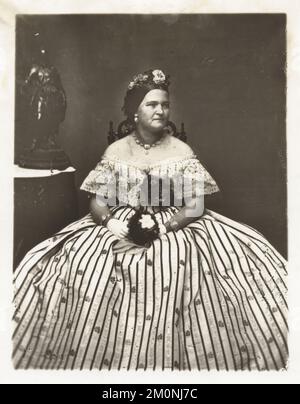 Porträt der Amerikanerin Mary Todd Lincoln (1818 - 1882), First Lady und Ehefrau von Präsident Abraham Lincoln, ca. 1863. Fotografie von Mathew Brady (1822 - 1896) Stockfoto